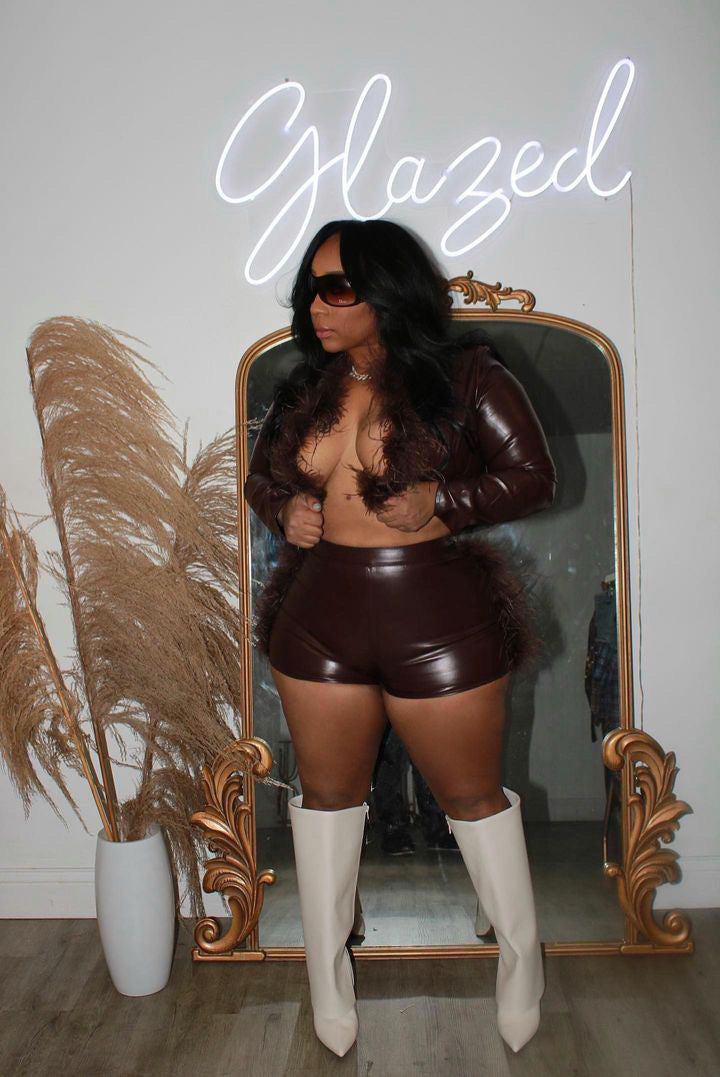 Feathery brown pu leather set